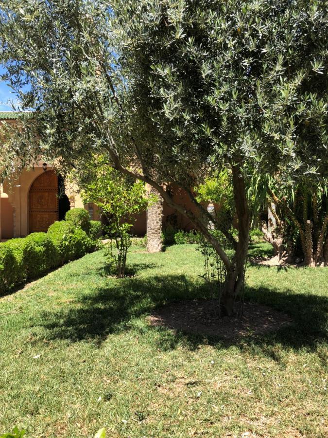 Riad Palmier Fleuri Marakeş Dış mekan fotoğraf
