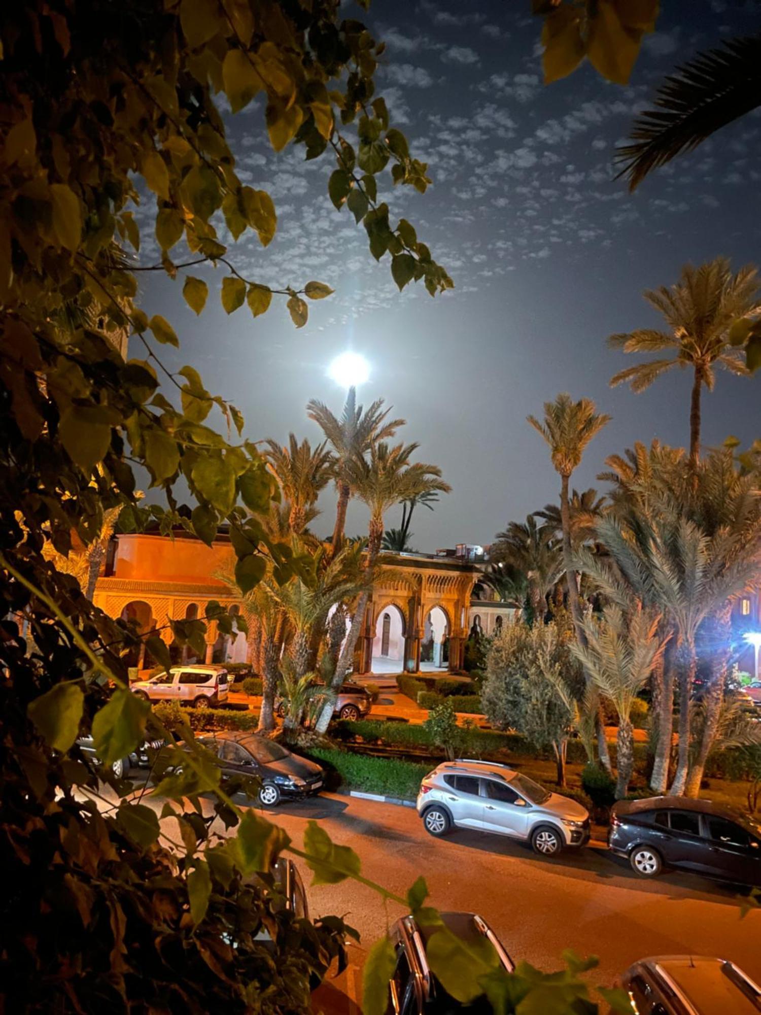 Riad Palmier Fleuri Marakeş Dış mekan fotoğraf
